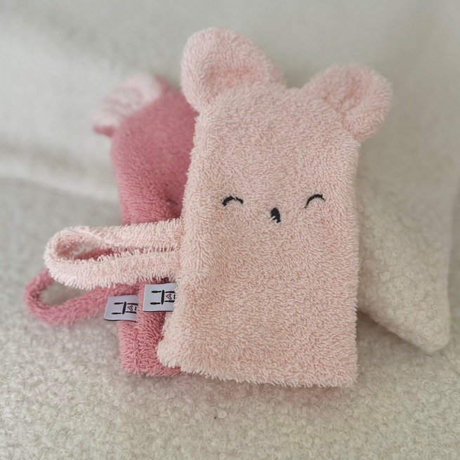 Rožinis rankšluostis su ausytėmis 4