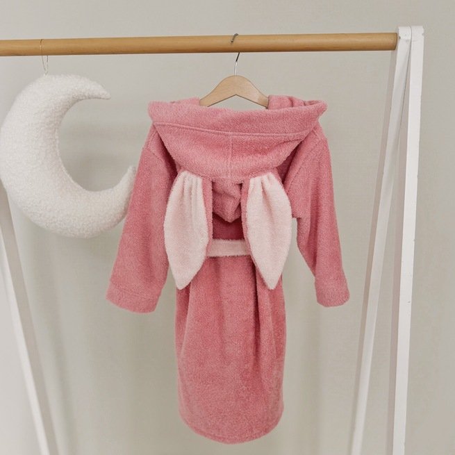 Vaikiškas rožinis chalatas su ausytemis 