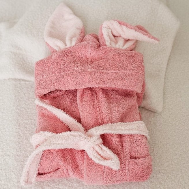 Vaikiškas rožinis chalatas su ausytemis  1