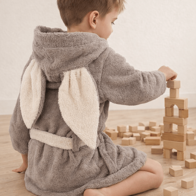 Vaikiškas rudas chalatas su ausytemis 