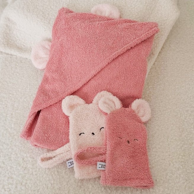 Rožinis rankšluostis su ausytėmis 70x70cm