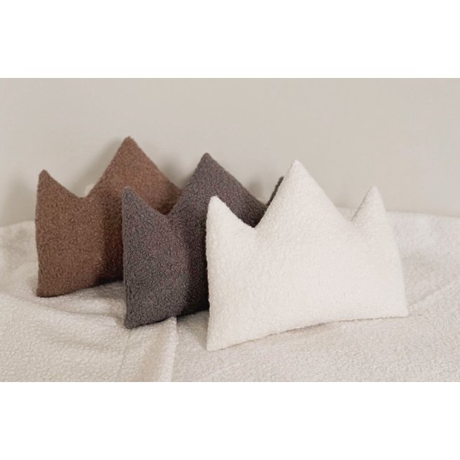 Karūnos formos pagalvėlė "Sapnų piemenėliai" 1