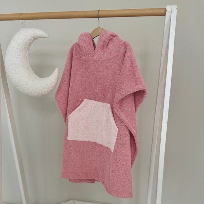 Vaikiškas rožinis pončas su ausytėmis 2