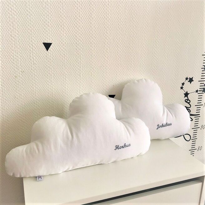 Dekoratyvinė pagalvėlė "Baltas debesėlis"