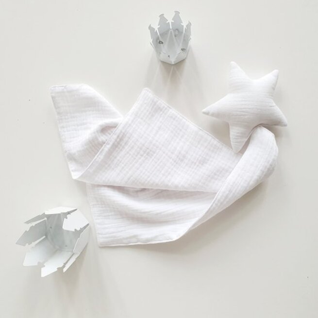 Baltas muslino migdukas kūdikiui "Žvaigždelė"